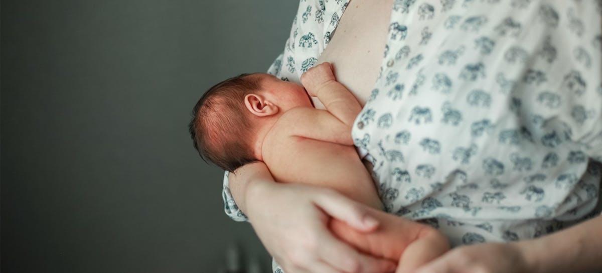 10 Tips Menyusui Bayi Dengan Puting Datar Atau Tertarik Ke Dalam Ibupedia