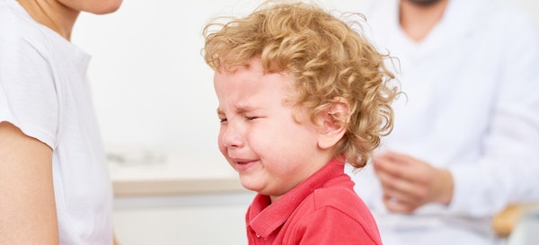 11 Cara Mengatasi Anak Cengeng di Fase Terrible Two
