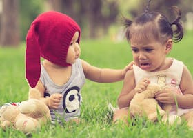 11 Cara Menumbuhkan Rasa Empati pada Anak