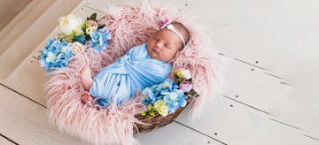 114 Ide Nama Bayi yang Artinya Bunga Untuk Si Kecil