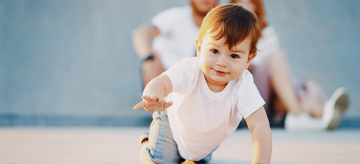 12 Hal Yang Biasanya Sudah Dilakukan Bayi Usia 8 12 Bulan Ibupedia