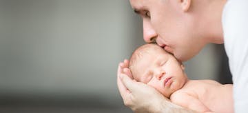 13 Cara Inspiratif Yang Bisa Ayah Coba Agar Lebih Dekat Dengan Bayinya