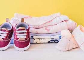 17 Rekomendasi Merk Baju Tidur Bayi, Ada Brand Luar Negeri Juga