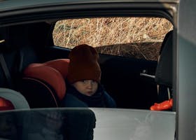 3 Rekomendasi Car Seat Anak untuk Mobil Berukuran Kecil