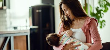 4 Posisi Menyusui Bayi Kembar Yang Bikin Ibu Merasa Nyaman