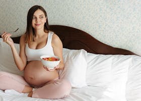 5 Efek Samping Jika Ibu Makan Pedas Saat Hamil