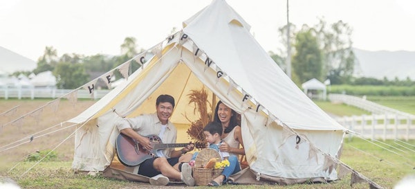 5 Tempat Camping Keluarga di Bandung, Asik Buat Foto Juga!
