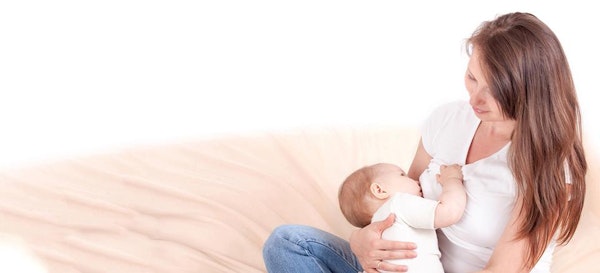6 Cara Menyusui Bayi Baru Lahir Agar Puting Nggak Lecet!