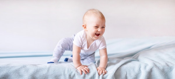 6 Gaya Bayi Merangkak dan Cara Menstimulasinya