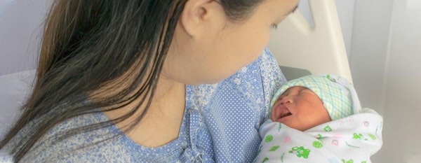 6 Manfaat Momen Ibu Bayi di 1 Jam Pertama Paska Persalinan