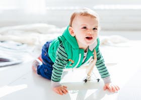 6 Permainan untuk Bayi yang Membuat Fisiknya Lebih Kuat