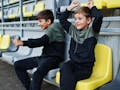 7 Rambu Yang Wajib Diperhatikan Saat Mengajak Anak Nonton Sepak Bola