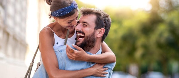 8 Cara Membuat Suami Bahagia, Praktekkan Sekarang, Yuk!