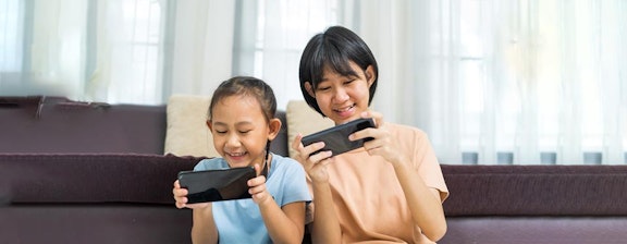 8 Cara Merawat Kesehatan Mata Anak Yang Sering Bermain Gadget