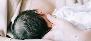 8 Fakta Tongue Tie dan Pengaruhnya Pada Cara Menyusui Bayi
