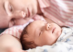 8 Manfaat yang Didapat Saat Ibu Tidur Bersama dengan Bayi