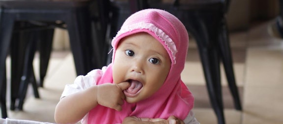 8 Rekomendasi Jilbab Anak Terbaru, Bikin Si Kecil Tampil Beda!