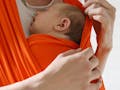 9 Manfaat Menggendong Bayi Dengan Metode Kangguru