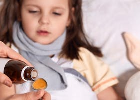 9 Rekomendasi Merek Obat Demam Anak