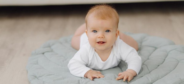 Adakah Bayi yang Tidak Tengkurap dan Langsung Duduk?