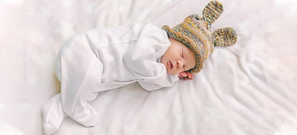 Aman Atau Bahaya, Risiko Jika Bayi Tidur Miring? 