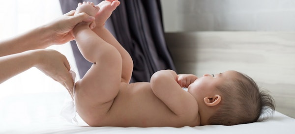Bahayakah Bila BAB Bayi Berbusa? Yuk, Cari Tahu Informasinya