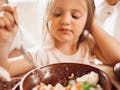 Bantu Latih Kemandirian, Ketahui Cara Mengajar Anak Makan Sendiri