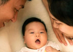 Benarkah Bayi Baru Lahir Tidak Boleh Keluar Rumah Sebelum 40 Hari?