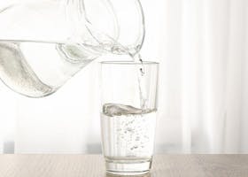 Bikin Tubuh Bugar, Ini 10 Manfaat Minum Air Hangat Setiap Hari