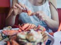 Bolehkah Ibu Menyusui Makan Seafood? Begini Kata Pakarnya! 