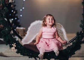 Cantik Banget! 5 Rekomendasi Gaun Natal Untuk Anak Perempuan