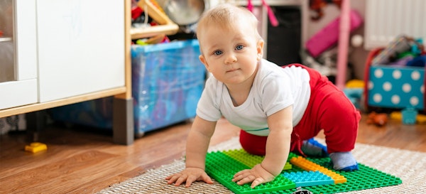 Cara Mengembangkan Panca Indera Bayi Lewat Permainan
