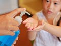 Cara Menggunakan Hand Sanitizer yang Tepat