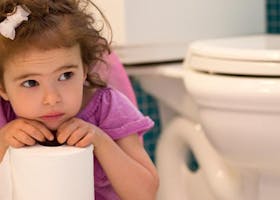 Cek Dulu! Bahaya Mengajarkan Toilet Training Terlalu Dini