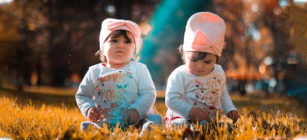 Daftar 40 pasang Nama Bayi Kembar Sepasang Islami