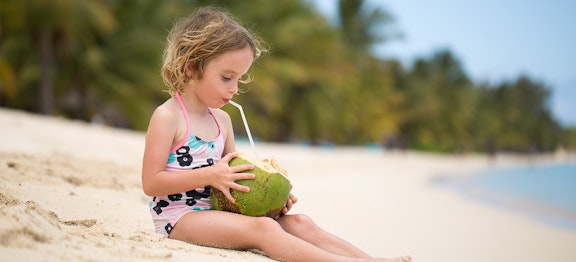 Fakta! Air Kelapa untuk Bayi Punya Manfaat yang Menakjubkan