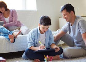 Hati-Hati, Anak Meniru Orang Tua Lewat 6 Perilaku Ini