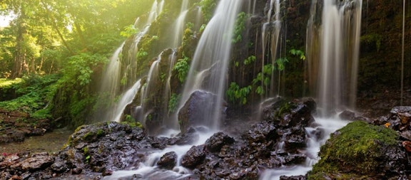 Healing Paru-Paru Sejenak, 7 Referensi Curug Ramah Anak Dekat Jakarta