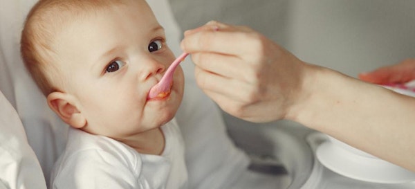 Hindari 8 Jenis Makanan Ini Untuk MPASI Pertama Bayi