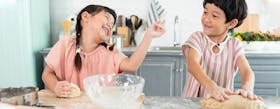Jauhkan Anak Dari TV Dengan 7 Aktivitas Seru Di Dapur!