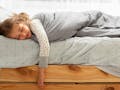 Kapan Waktu yang Tepat agar Anak Tidur Sendiri?