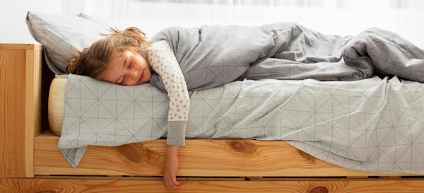 Kapan Waktu yang Tepat agar Anak Tidur Sendiri?