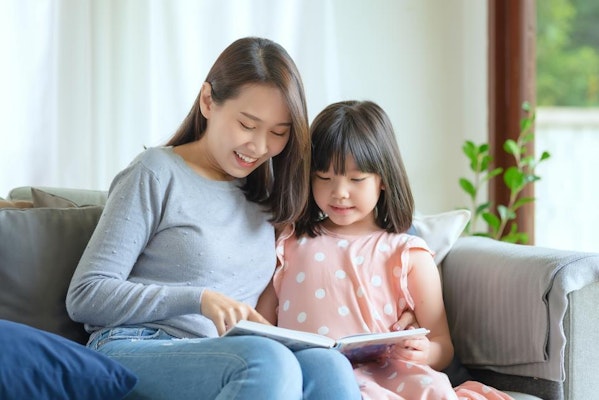 Budaya Mendongeng Untuk Anak Perlu Dihidupkan Lagi, Ini Alasannya!