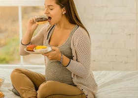 Khawatir Bikin Berat Badan Meningkat, Ini Alasan Ibu Hamil Lapar Terus