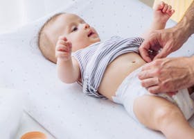 Lebih Mudah! Rekomendasi 7 Meja Untuk Ganti Popok Bayi 