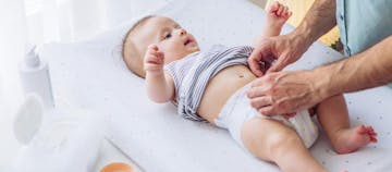Lebih Mudah! Rekomendasi 7 Meja Untuk Ganti Popok Bayi 