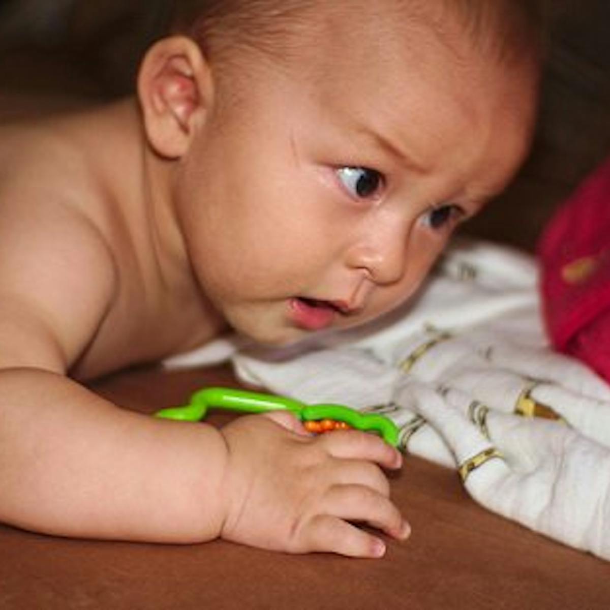 Cara Mengatasi Kepala Peyang Pada Bayi Usia 3 Bulan