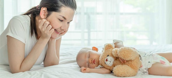 Mau Tahu Sleep Training Ramah Bayi? Coba Metode Pick Up Put Down!