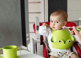 Memberi Variasi Rasa untuk Makanan Pertama Bayi