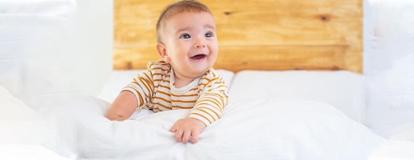 Menerapkan Jadwal Tidur, Menyusui, dan Bermain Pada Bayi